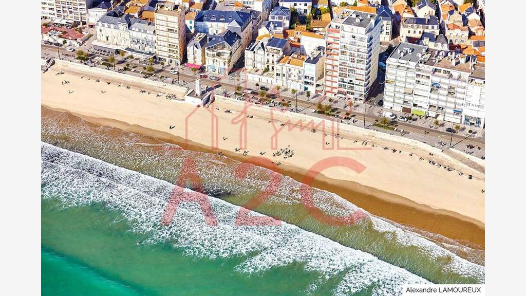 AV banc de poissonnerie sur marchés aux Sables