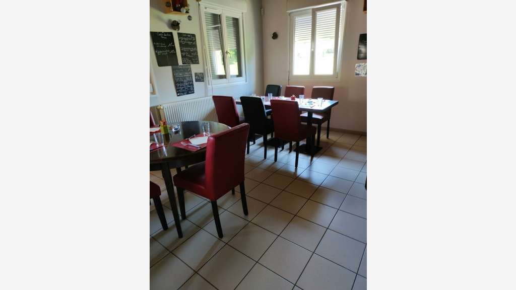 A vendre restaurant bar multiservices à Marnay