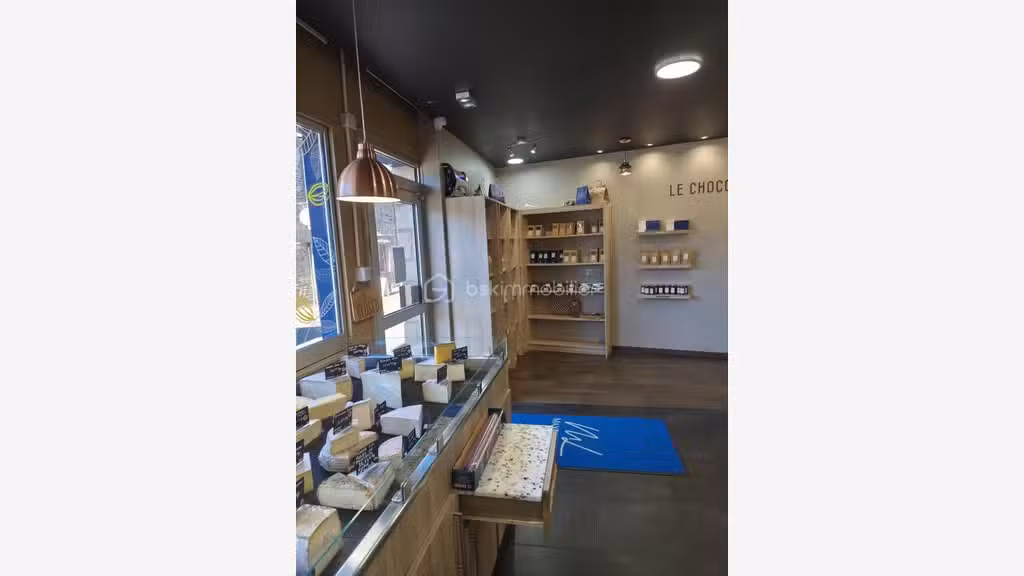 Vente fromagerie épicerie rue commerçante Plerin