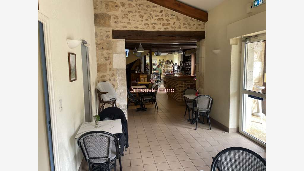 AV commerce de proximité 380m² à Saint-Adjutory