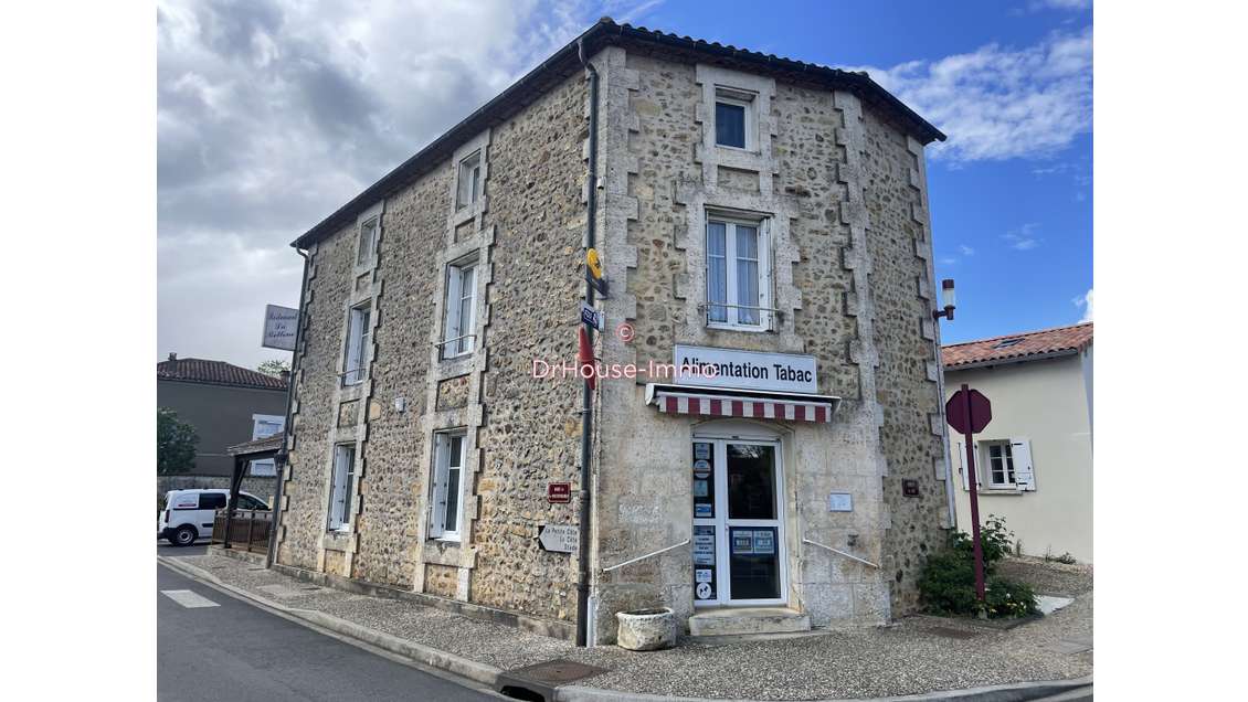 AV commerce de proximité 380m² à Saint-Adjutory