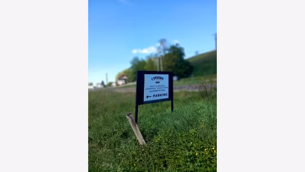 A vendre épicerie + camion de tournée sur Digoin