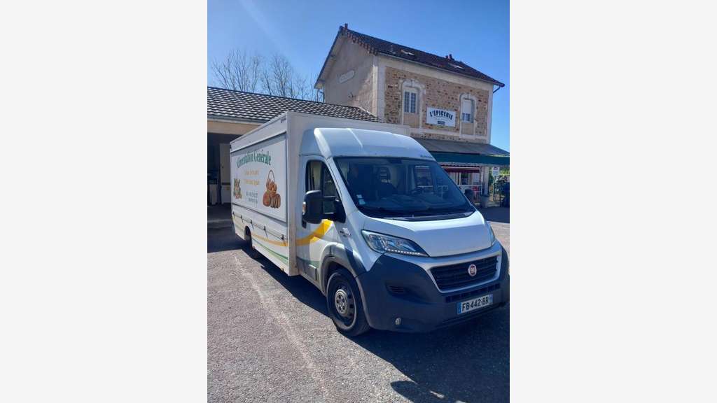 A vendre épicerie + camion de tournée sur Digoin