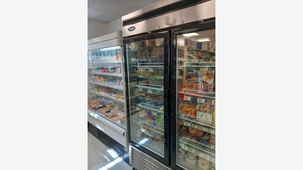 A vendre épicerie + camion de tournée sur Digoin
