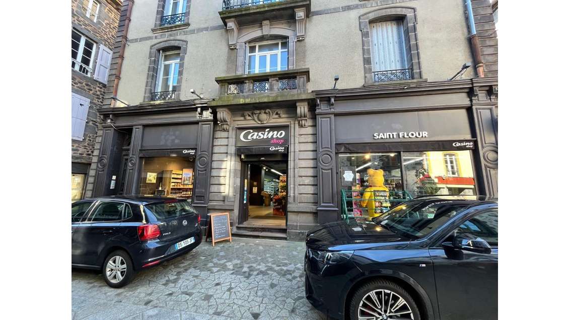 Très belle reprise alimentaire Casino Shop Cantal