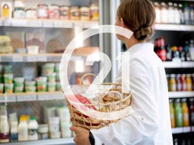 Cède épicerie fine en centre ville d'Uzès empl n°1