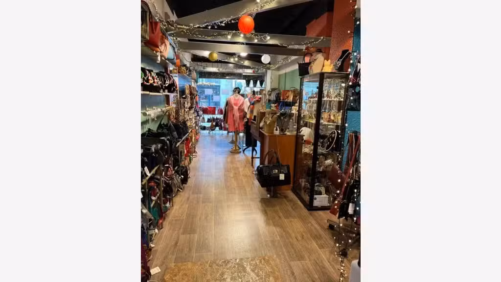 A vendre fonds de commerce maroquinerie à Auray