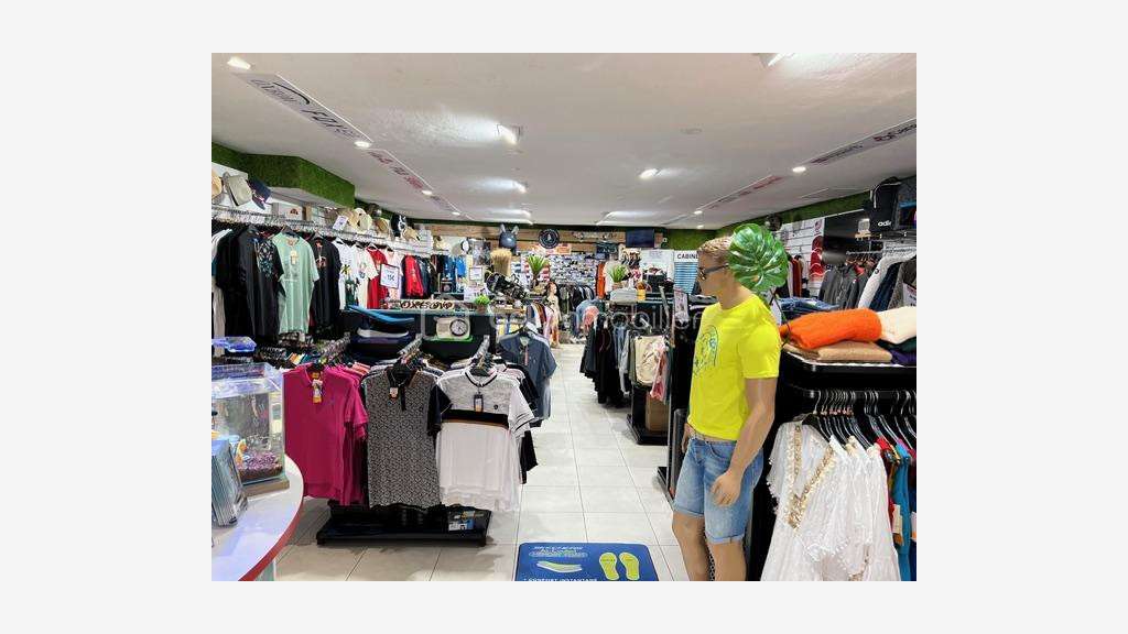 Vente FDC vêtements chaussures à Barre du Monts
