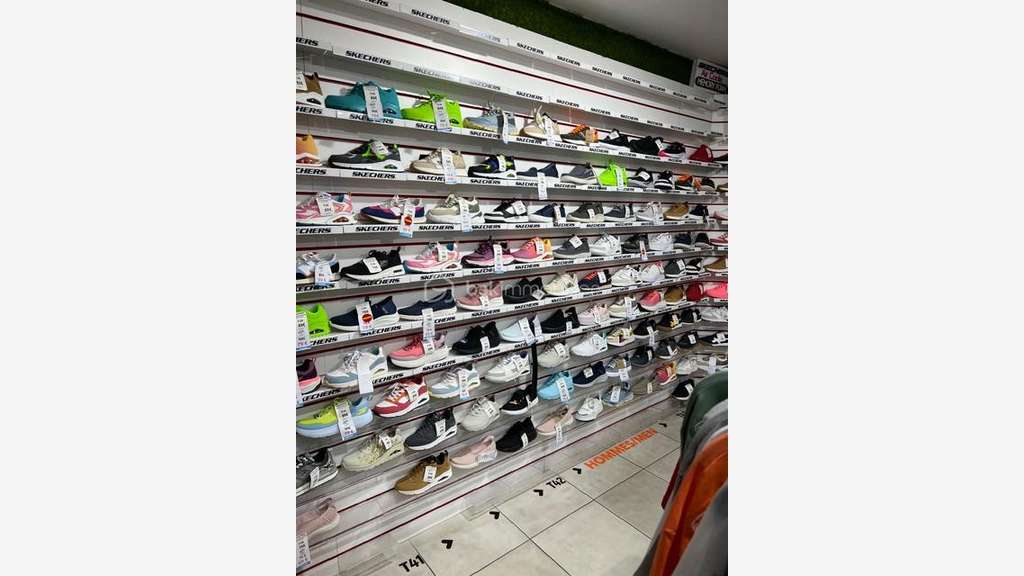 Vente FDC vêtements chaussures à Barre du Monts
