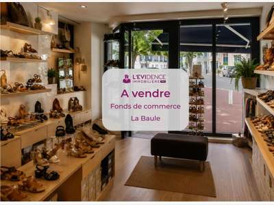 A vendre FDC chaussures à la Baule centre