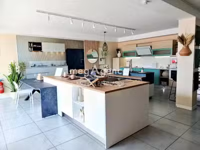 AV FDC aménagement intérieur / mesure Baie Mahault