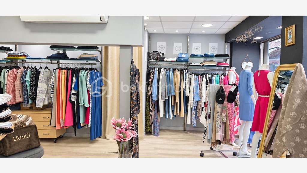 À vendre FDC prêt-à-porter accessoires au Neubourg