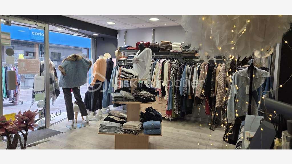 À vendre FDC prêt-à-porter accessoires au Neubourg