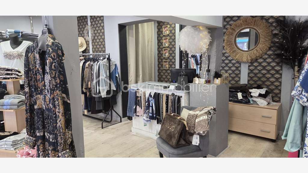 À vendre FDC prêt-à-porter accessoires au Neubourg