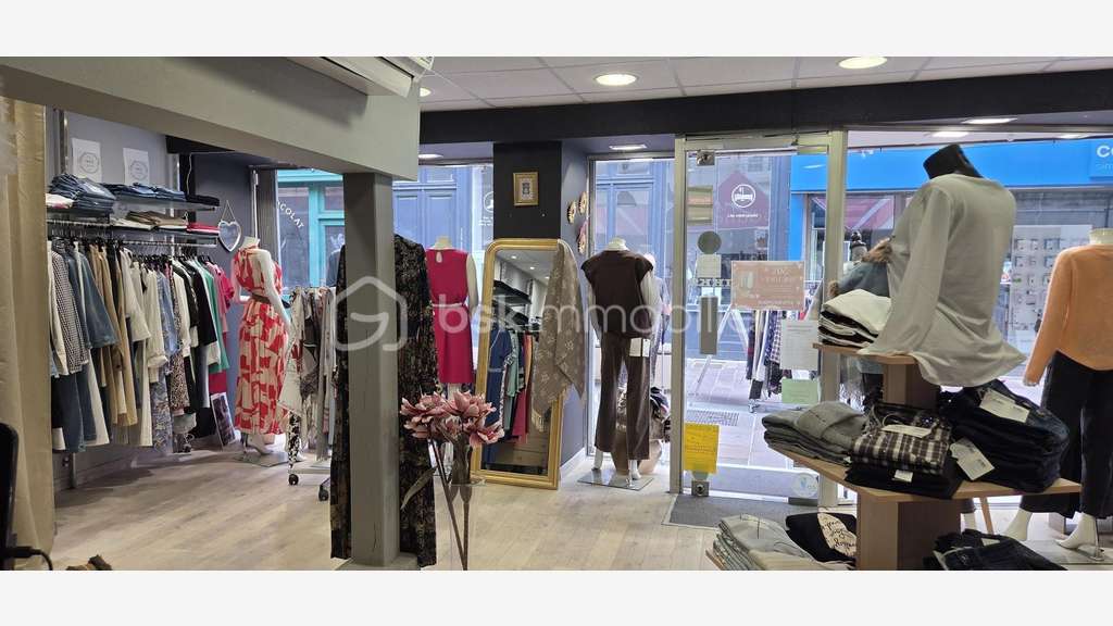 À vendre FDC prêt-à-porter accessoires au Neubourg