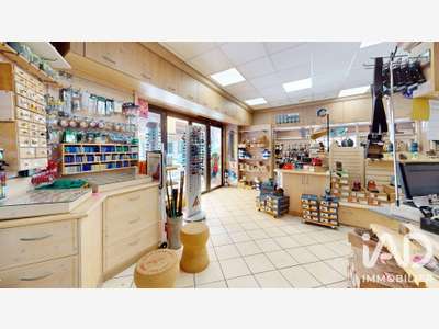 Vente FDC habillement-textile à Cauterets centre