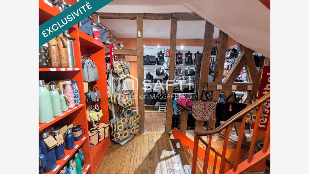 AV FDC mode féminine au centre-ville de Cosne