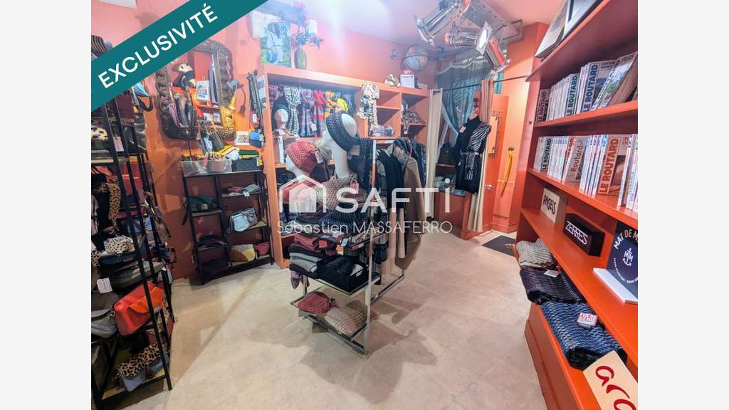 AV FDC mode féminine au centre-ville de Cosne