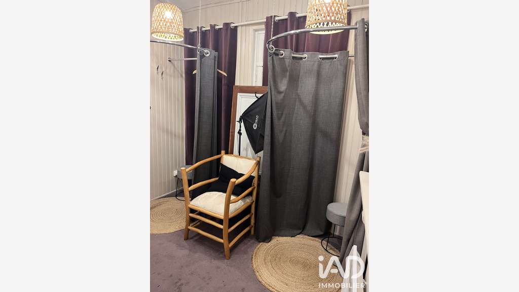 Vente FDC habillement accessoires à Laventie