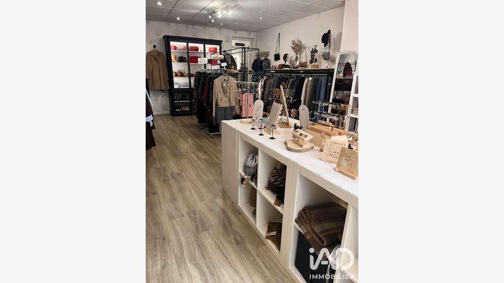 Vente FDC habillement accessoires à Laventie