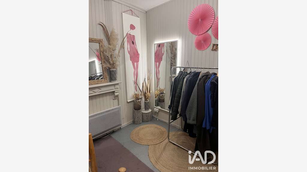 Vente FDC habillement accessoires à Laventie