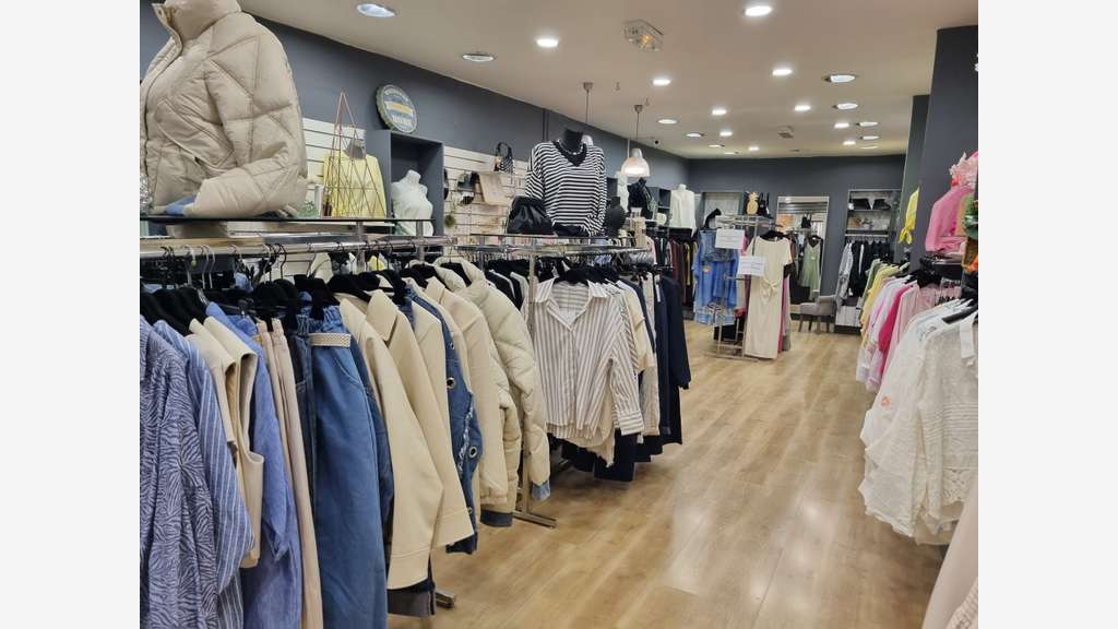 Vente magasin prêt-à-porter à Manosque empl N°1