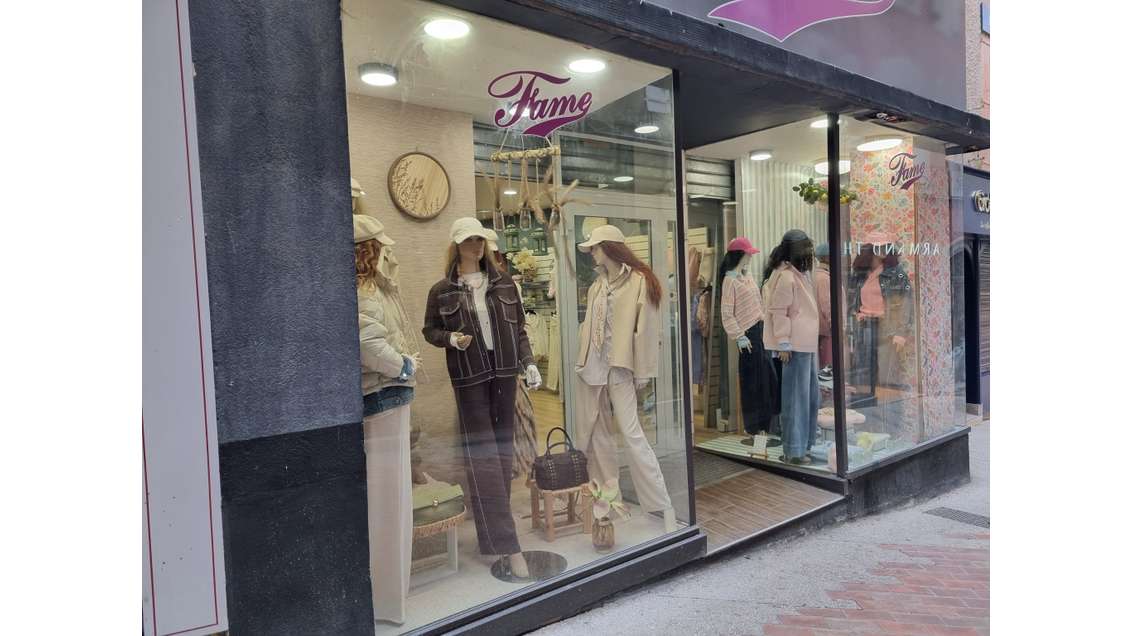 Vente magasin prêt-à-porter à Manosque empl N°1