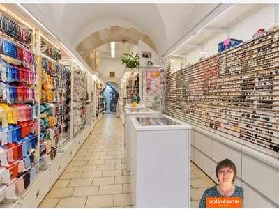 FDC mercerie à vendre à Nîmes coeur Ecusson