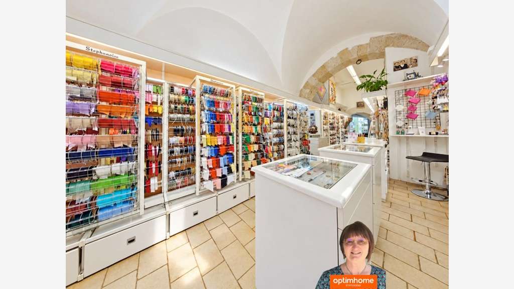 FDC mercerie à vendre à Nîmes coeur Ecusson