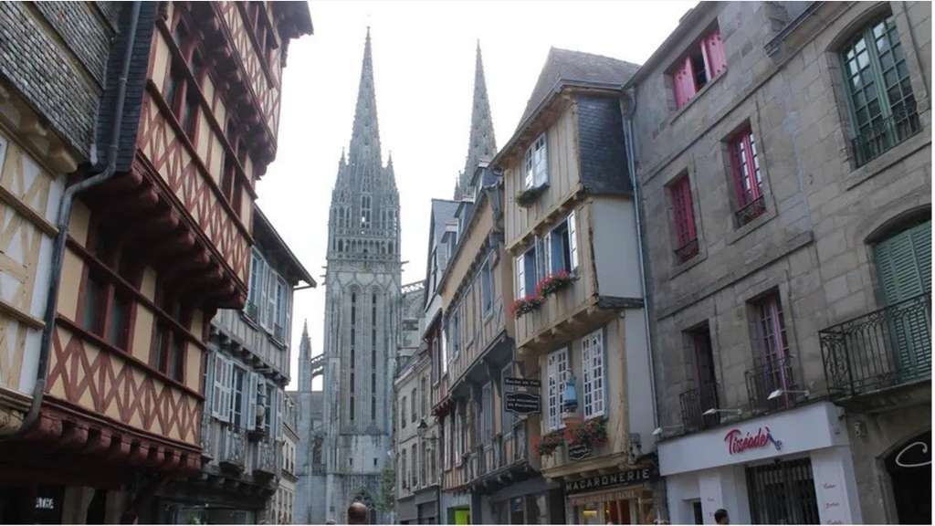 AV FDC prêt à porter feminin hypercentre Quimper