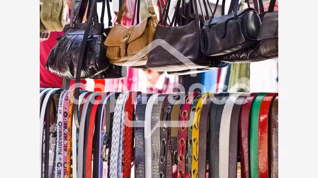 FDC accessoires de mode à vendre à Saumur (49)