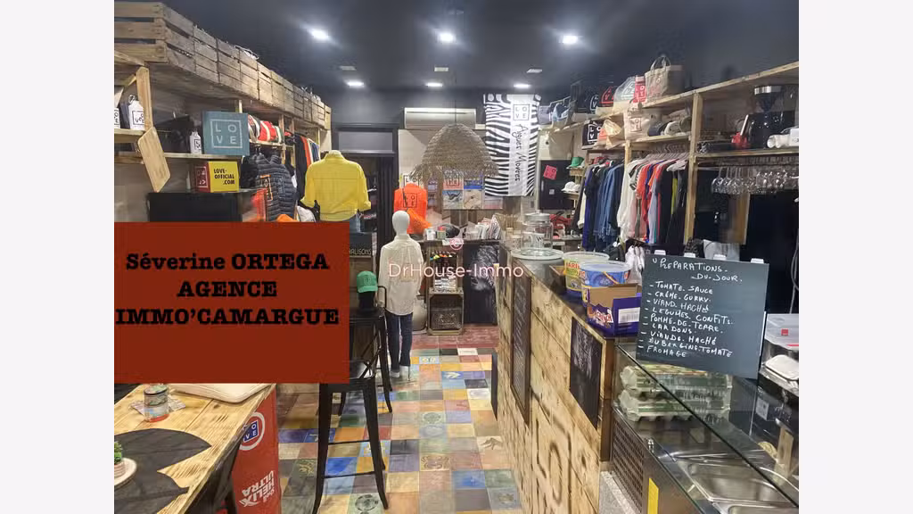 Vente FDC vêtements à Aigues Mortes Cité médiévale