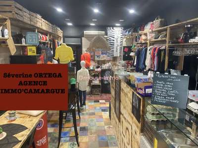 Vente FDC vêtements à Aigues Mortes Cité médiévale