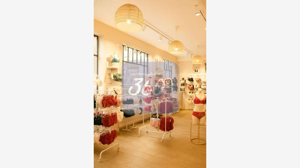 Vente FDC lingerie en angle rue piétonne dept Ain