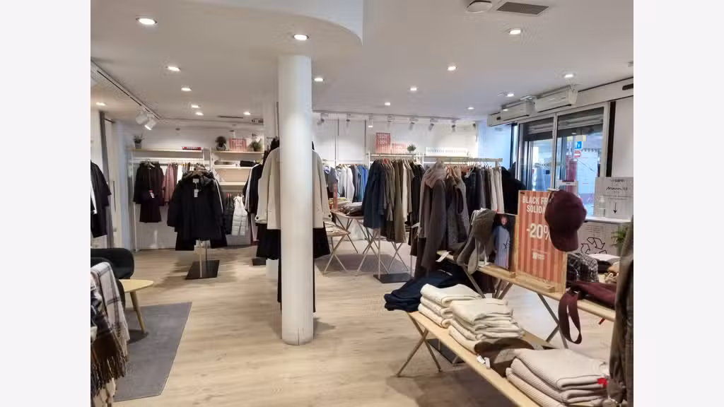 Vente FDC prêt à porter féminin à Manosque