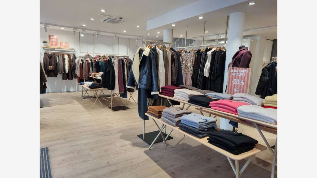 Vente FDC prêt à porter féminin à Manosque