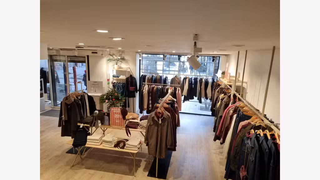 Vente FDC prêt à porter féminin à Manosque