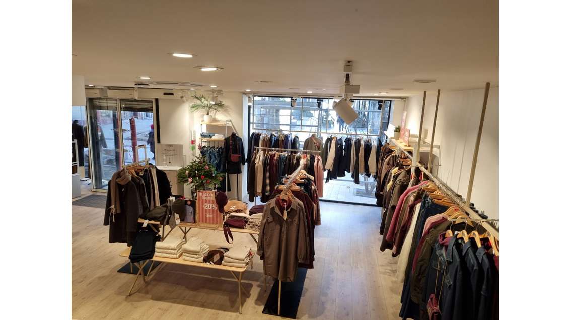 Vente FDC prêt à porter féminin à Manosque