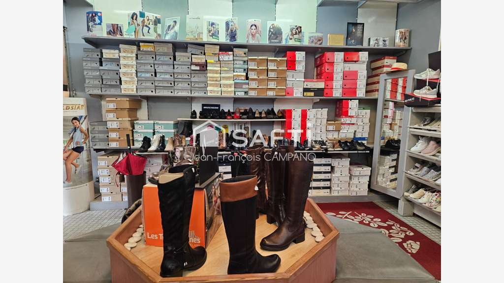 Vente FDC chaussures 50m² Decazeville rue passante