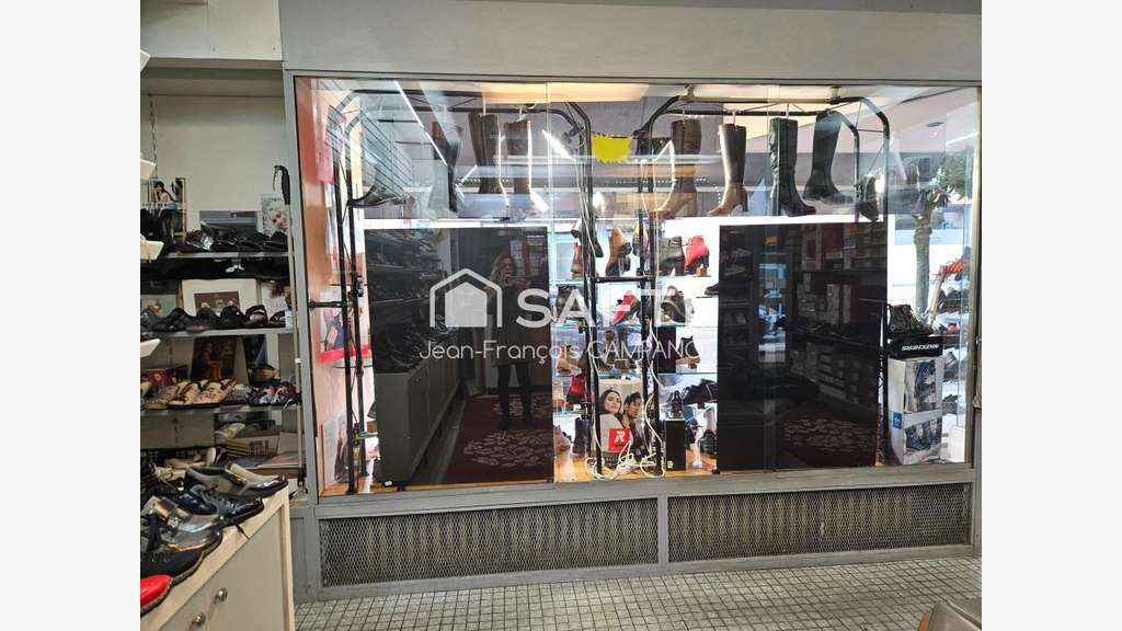 Vente FDC chaussures 50m² Decazeville rue passante