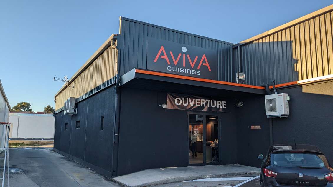 Cède société magasin récent franchisé à Narbonne