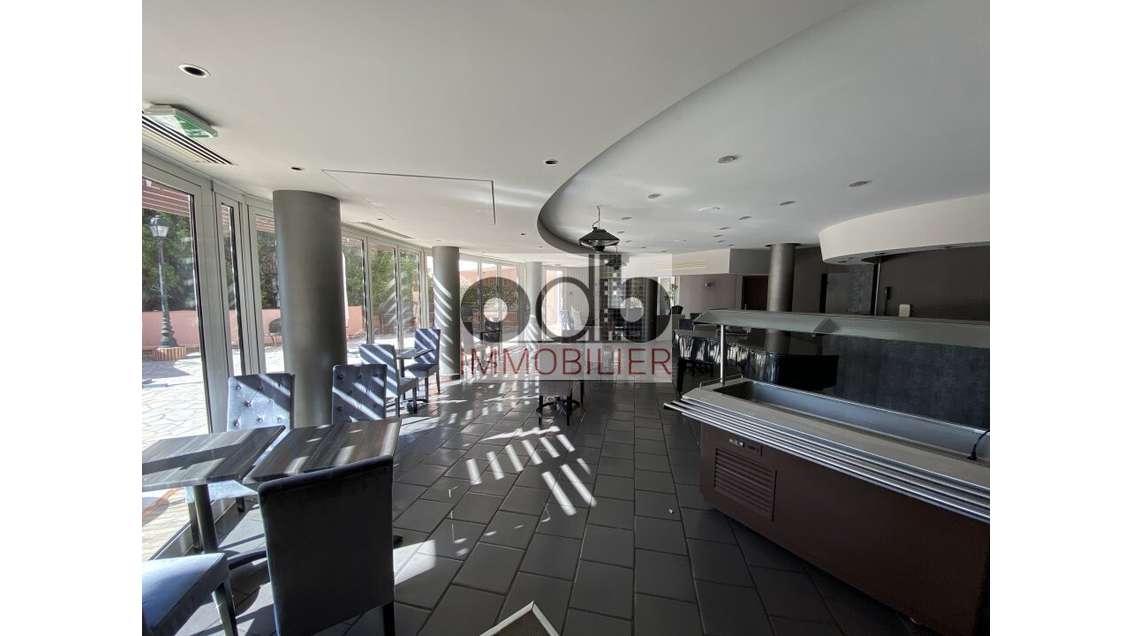 Vente murs de restaurant libres de 450m² au Cannet