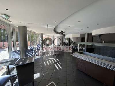 Vente murs de restaurant libres de 450m² au Cannet