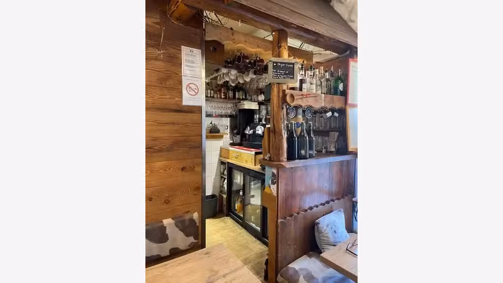 AV bar restaurant emp N°1 station paradiski Savoie