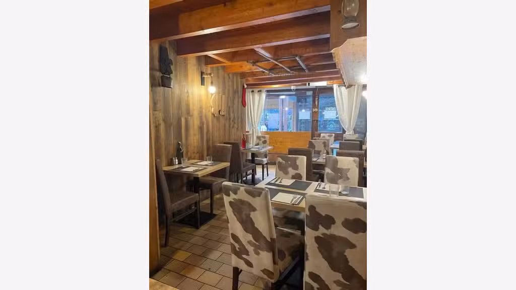 AV bar restaurant emp N°1 station paradiski Savoie