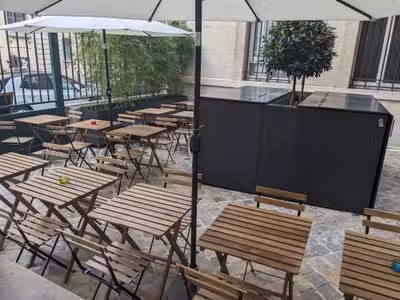 AV restauration rapide quartier bureaux Paris 09