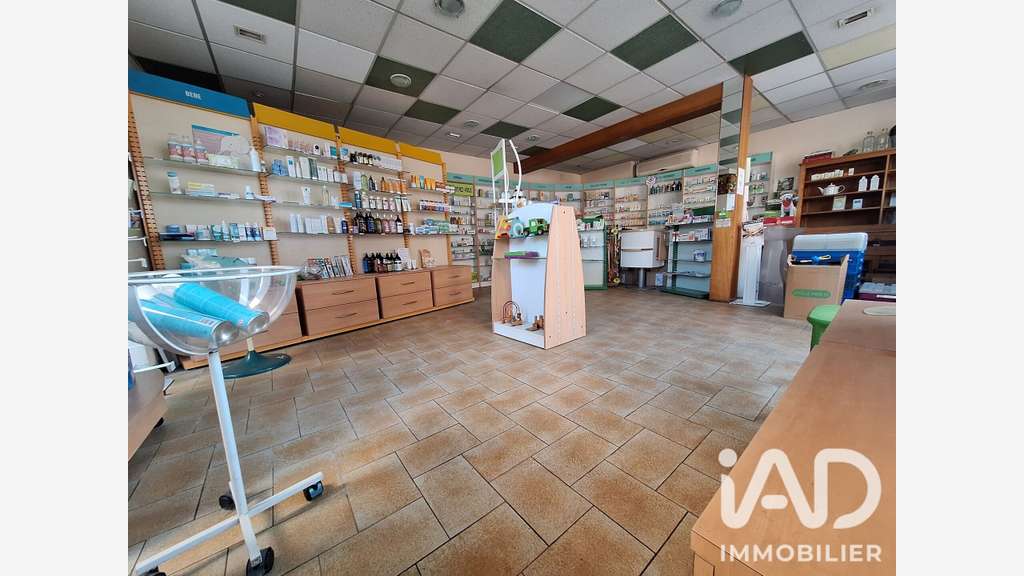 Cède pharmacie-parapharmacie à Saint-Pé-de-Bigorre