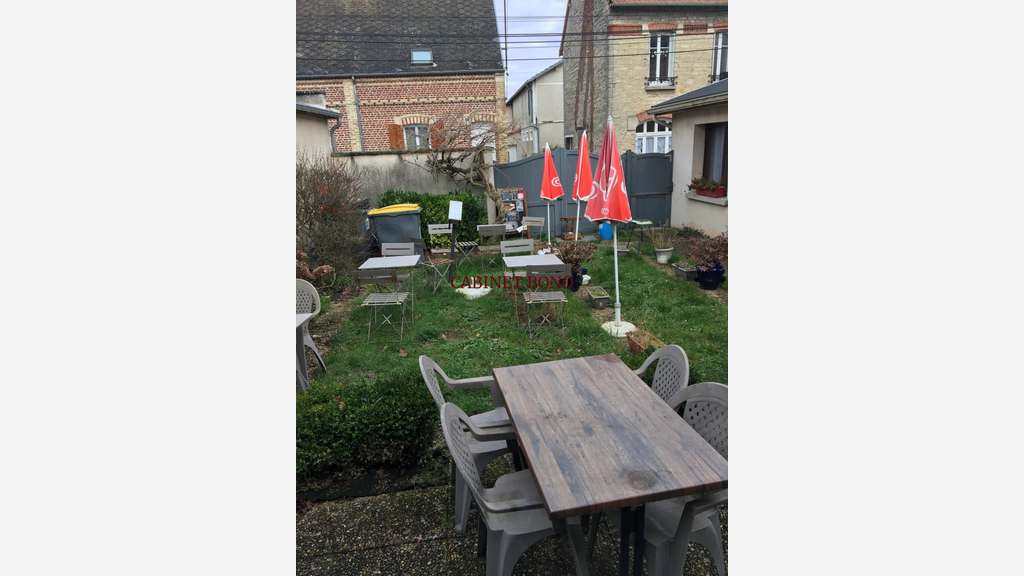 Vente pizzeria & air bnb sur axe principal de Laon
