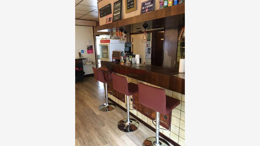 Vente pizzeria & air bnb sur axe principal de Laon