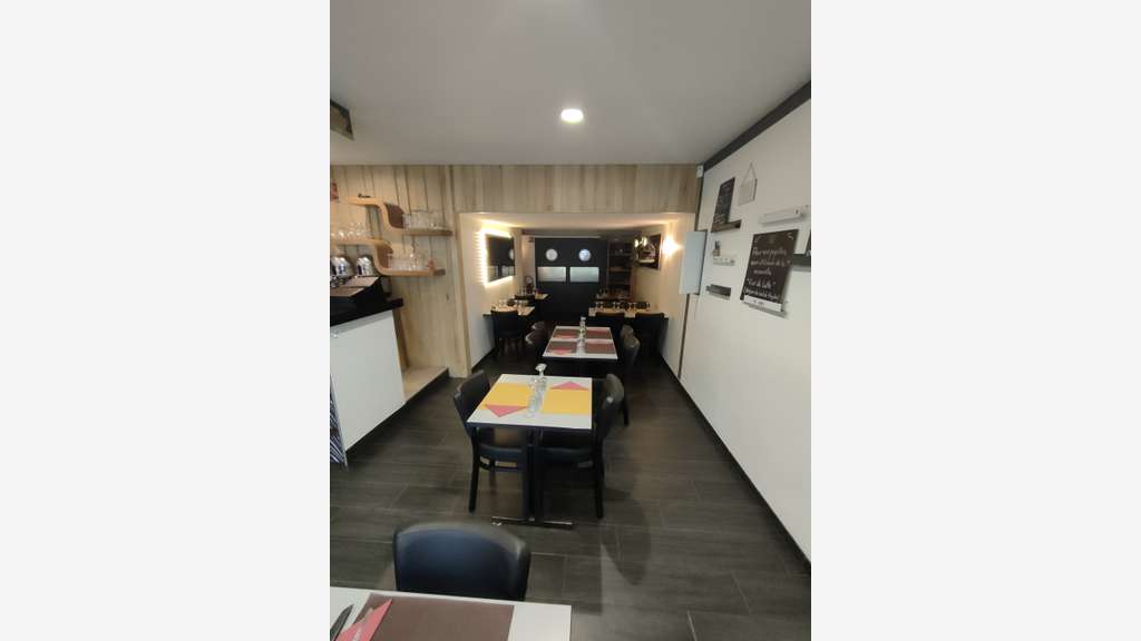 Vente pizzéria restaurant avec logement à Fougères